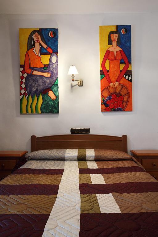 Pension Landazuri Granada Habitación foto